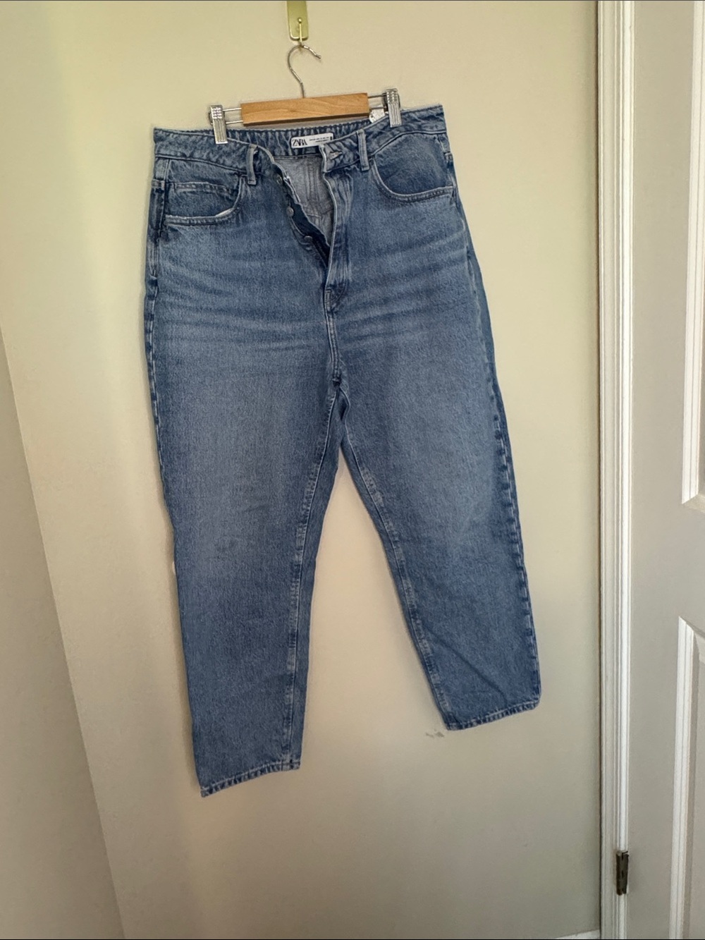 Zara Light Blue High-Rise Cropped Jeans